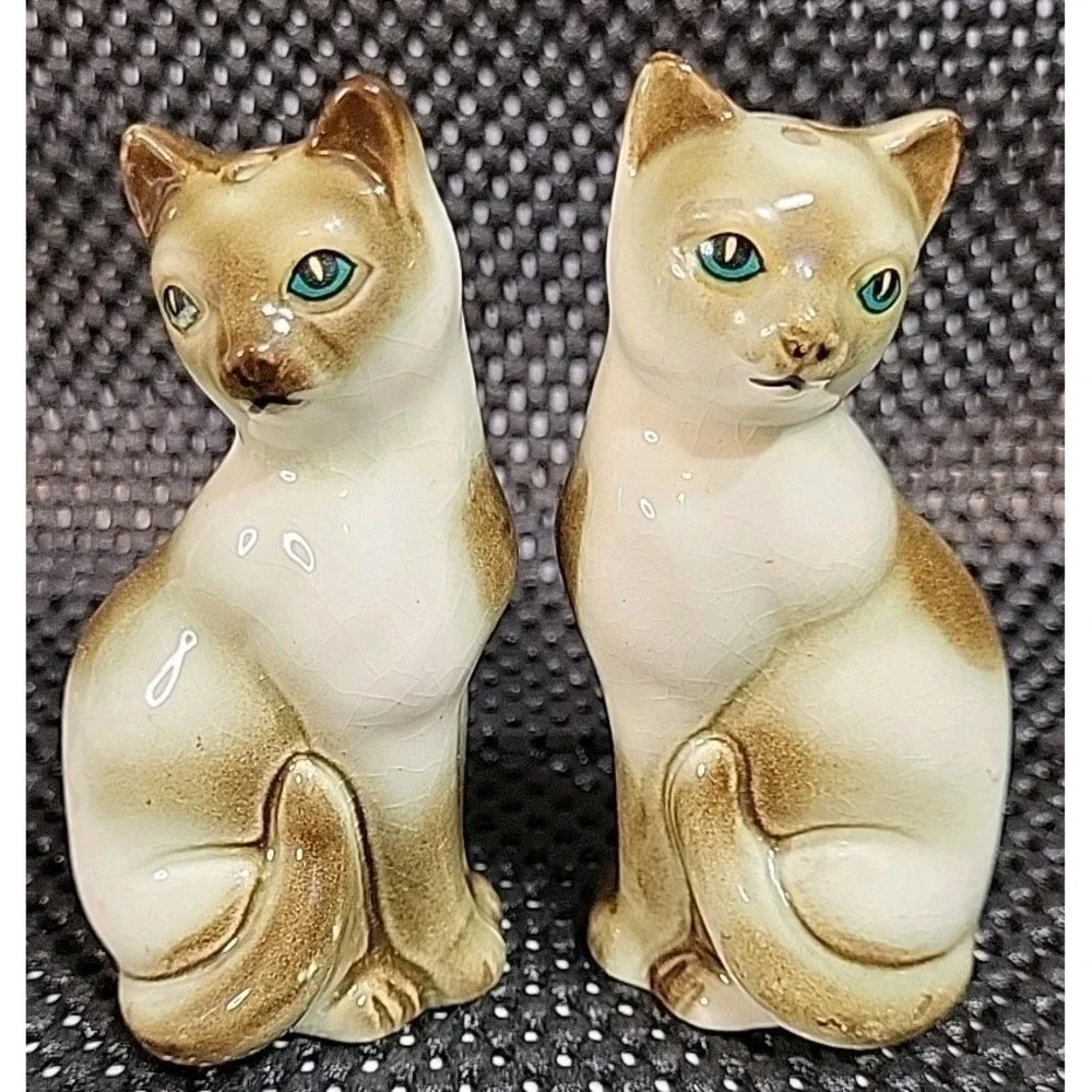 Vtg MCM Ceramic Siamese Cats Salt Pepper Figurines Turquoise Color Eyes Japan